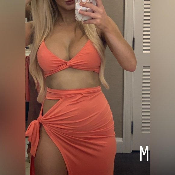 Revolve Two Piece Top and Skirt Small - Picture 7 of 15